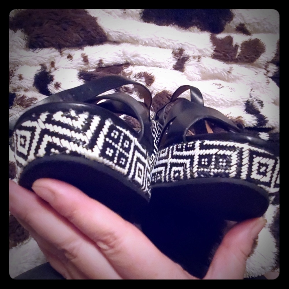 Mudd Boho Platform Wedge - Picture 4 of 8